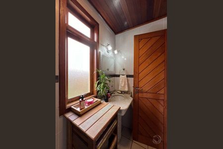 35_photo/9527428b95.64ac2371dd04f17e-ATLAS-ad44daca-0462-4b53-bbcd-c97ae7f12d81.jpg de casa à venda com 4 quartos, 325m² em Praia Brava, Florianópolis