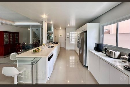 30_photo/9527428bbb.ba3e4f1a03d92c8a-ATLAS-36e73856-e639-40dd-bd93-d48dfccde301.jpg de casa à venda com 4 quartos, 341m² em Praia Brava, Florianópolis