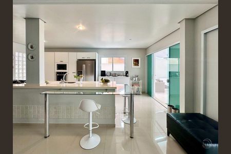 29_photo/9527428bbb.ba3e4f1a03d92c8a-ATLAS-40378ec1-bb01-41b7-b43b-8cf8d80f3ec8.jpg de casa à venda com 4 quartos, 341m² em Praia Brava, Florianópolis