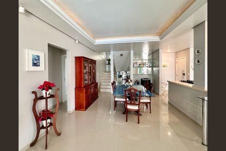 34_photo/9527428bbb.ba3e4f1a03d92c8a-ATLAS-929d58c2-00d2-48ee-b5a2-a6075371af44.jpg de casa à venda com 4 quartos, 341m² em Praia Brava, Florianópolis