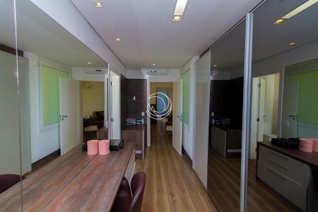 28_photo/9527428bc9.b7afec13c8c84584-ATLAS-2fa8f6a9-1aec-4d9f-9d5b-47e3371c192f.jpg de casa à venda com 6 quartos, 1097m² em Praia Brava, Florianópolis