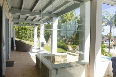 39_photo/952742c01d.f38e38137a2159e3-ATLAS-ad728285-5a09-46b7-bb5f-e5ea9babf589.jpg de casa à venda com 4 quartos, 100m² em Ponta das Canas, Florianópolis