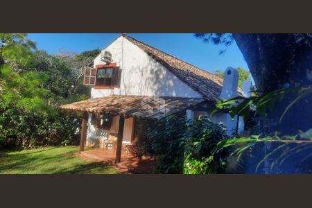 5_photo/952742dd29.1134a6fc6be83321-ATLAS-f309ca1e-d965-4475-be4e-e535f7bccbf0.jpg de casa à venda com 6 quartos, 195m² em Ponta das Canas, Florianópolis