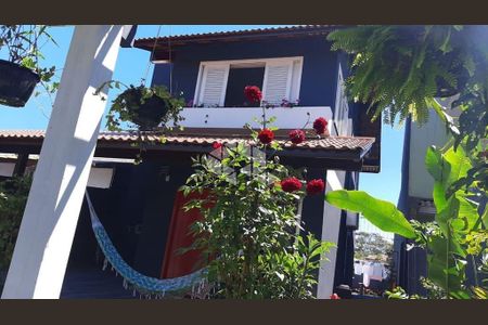 2_photo/952742e601.ead0744c2329e0c8-ATLAS-9639739f-ad38-42bf-87cb-3f69da63fe87.jpg de casa à venda com 3 quartos, 300m² em Ponta das Canas, Florianópolis