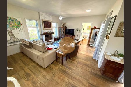 4_photo/952742e8e7.2d5b66cf4807465a-ATLAS-e0fd7a8e-eed3-4174-8077-745e0373032c.jpg de casa à venda com 4 quartos, 191m² em Lagoinha do Norte, Florianópolis