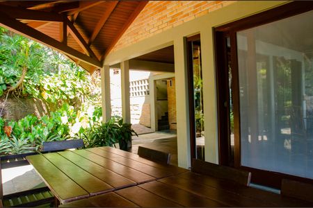 8_photo/952742ea97.93b8fa184532727f-ATLAS-bf1bd628-a344-4f1a-874c-ddd2f52742dd.jpg de casa à venda com 6 quartos, 620m² em Ponta das Canas, Florianópolis
