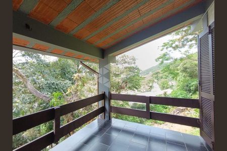 7_photo/952742ebab.a275750a9bfe0216-ATLAS-94d5a1b6-c9c1-4f71-a2d8-43b61d3bae4b.jpg de casa para alugar com 3 quartos, 150m² em Ponta das Canas, Florianópolis