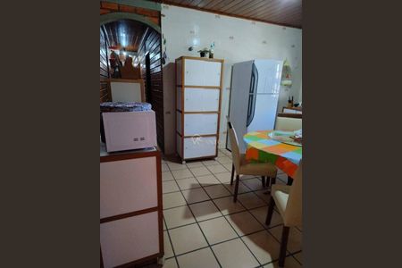 5_photo/952742ee3d.6c623372c172fc17-ATLAS-c62c1b38-82eb-4cc9-920d-e615be40bc11.jpg de casa à venda com 4 quartos, 250m² em Ponta das Canas, Florianópolis