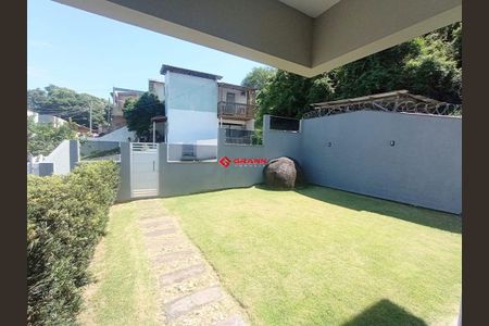 4_photo/952742eedb.7a37549eceeba21f-ATLAS-26523c4b-6b2a-40f3-b2cf-2f95ff6d2e83.jpg de casa à venda com 3 quartos, 225m² em Ponta das Canas, Florianópolis