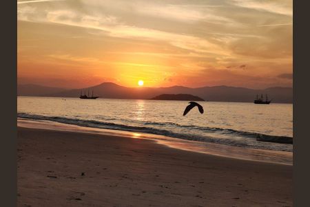 27_photo/952742f103.b1a5dcb4e91a5352-ATLAS-4d3e1de8-b8b5-4f62-b157-98b756d2fb33.jpg de apartamento à venda com 1 quarto, 54m² em Ponta das Canas, Florianópolis