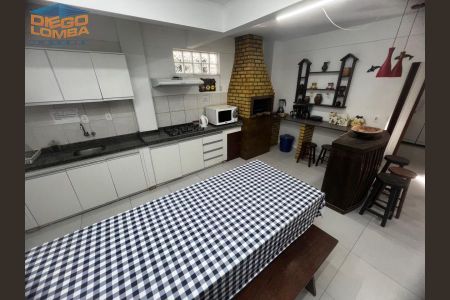 11_photo/952743831f.ce916756658d86d0-ATLAS-a70114c8-2991-4a9a-96bb-8e687dccdf9e.jpg de casa à venda com 4 quartos, 200m² em Canasvieiras, Florianópolis