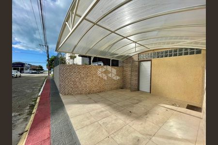 5_photo/9527438333.71d57c28792d37c8-ATLAS-514b3777-9002-48ce-aa93-5a013d41be7b.jpg de casa à venda com 3 quartos, 175m² em Canasvieiras, Florianópolis