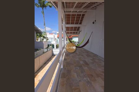 6_photo/95274384a7.5b63f18bcccc212e-ATLAS-26c4443a-9e2c-41fb-be27-068eb3a0d7b0.jpg de casa à venda com 4 quartos, 381m² em Canasvieiras, Florianópolis