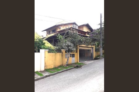 9_photo/95274399af.1ec89c7cbdfc8b9a-ATLAS-b62bcffc-14d7-40fc-b50c-6710498c3d2a.jpg de casa à venda com 4 quartos, 430m² em Canasvieiras, Florianópolis