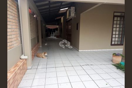 7_photo/9527439b4d.4b1992a7ab35c141-ATLAS-5ead7fe5-82ca-4b7d-a904-287d249a2c9c.jpg de casa à venda com 4 quartos, 205m² em Canasvieiras, Florianópolis