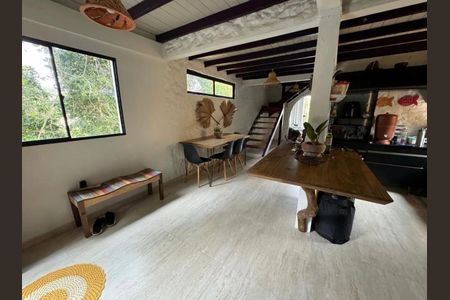 3_photo/9527439b9b.fab4721eb95379fc-ATLAS-601f5b91-8d69-4c03-9bf4-e42c2195decc.jpg de casa à venda com 3 quartos, 660m² em Canasvieiras, Florianópolis