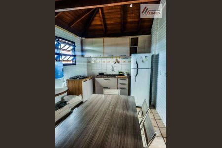 5_photo/9527439bd3.598c66e7e5047e83-ATLAS-1d7f4c0b-02cb-4c6a-a2b1-3d0d90fa5bf1.jpg de casa à venda com 3 quartos, 71m² em Canasvieiras, Florianópolis