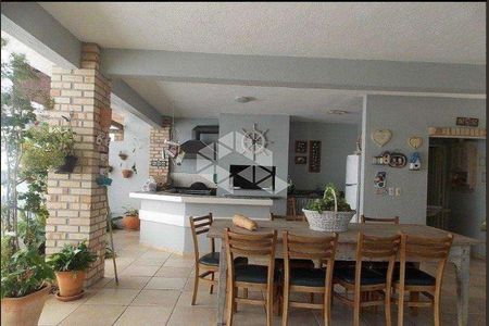 3_photo/9527439bd5.040929e4059d90de-ATLAS-2d9a7f22-984b-4ab1-aa2e-c77e26c9b227.jpg de casa à venda com 5 quartos, 260m² em Canasvieiras, Florianópolis