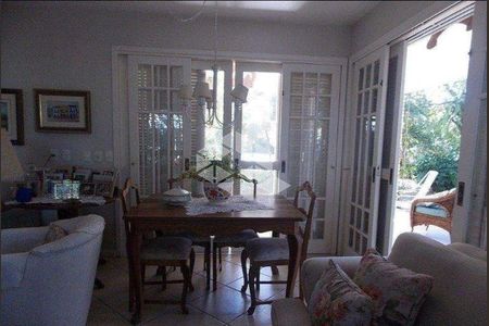 2_photo/9527439bd5.040929e4059d90de-ATLAS-898bed40-dea3-4bf1-8dfc-06f9e7dee2d7.jpg de casa à venda com 5 quartos, 260m² em Canasvieiras, Florianópolis