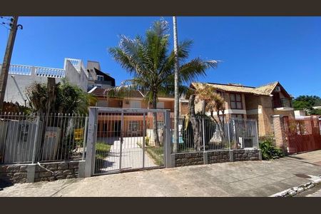 4_photo/9527439cbf.5201f2b37237fe26-ATLAS-8fb61c17-7432-44d9-addb-ccbd3f90b3d6.jpg de casa para alugar com 4 quartos, m² em Canasvieiras, Florianópolis