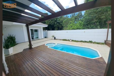 10_photo/9527439cd5.ae6c0d4ae2e822c2-ATLAS-277b1b89-17ee-4a8e-bd13-81f39f7b3f78.jpg de casa à venda com 4 quartos, 227m² em Canasvieiras, Florianópolis