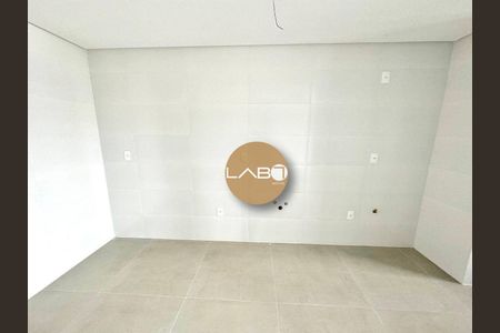 6_photo/952743bccb.6f95ef72733a34bd-ATLAS-0d2d7c8a-1cb5-40f7-8a9a-b95fd60f55c5.jpg de apartamento à venda com 3 quartos, 91m² em Canasvieiras, Florianópolis