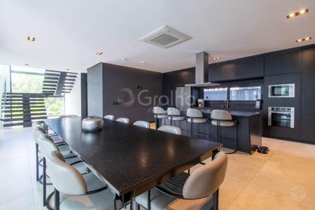 8_photo/95274442cd.1421303aa7be2334-ATLAS-e17d0f08-7c86-44f6-b35d-b329a3bcccbd.jpg de casa para alugar com 5 quartos, 513m² em Jurerê Internacional, Florianópolis