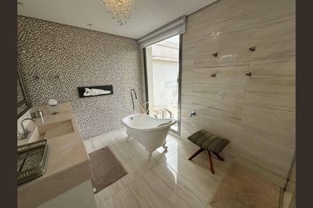 7_photo/952744432b.0dba02f6e03a3679-ATLAS-ebe6d06a-8938-4d0d-aa76-76ae9f66a0df.jpg de casa para alugar com 3 quartos, 486m² em Jurerê Internacional, Florianópolis