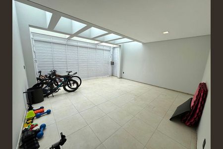 8_photo/9527445805.04a823dc9d4d949a-ATLAS-25aef3fa-12f2-49c9-a36c-4e311dbc85e7.jpg de casa à venda com 4 quartos, 243m² em Jurerê Internacional, Florianópolis