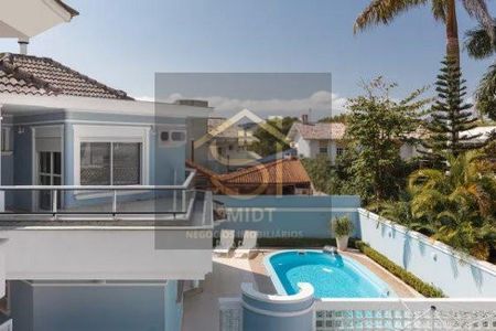 5_photo/9527445813.445c0bca81181d7a-ATLAS-7dcc7eec-9551-4b10-ac32-e731d571c7a3.jpg de casa para alugar com 4 quartos, 300m² em Jurerê Internacional, Florianópolis