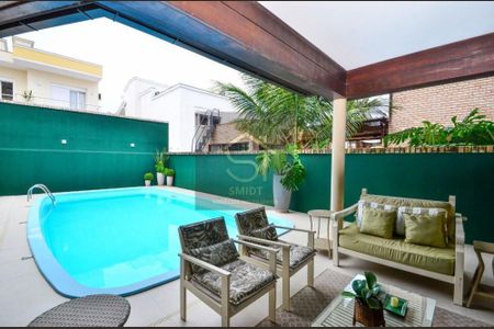 8_photo/952744589b.ae537c11cfa6cc3a-ATLAS-87de57d7-fa22-41cb-9cd1-1e05dea01131.jpg de casa para alugar com 7 quartos, 350m² em Jurerê Internacional, Florianópolis