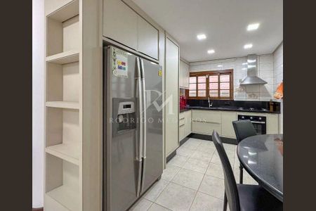 11_photo/9527445907.ce0e127f29cc1409-ATLAS-59dcc63f-bb79-4c9b-bf5d-a247c07cc8f4.jpg de casa à venda com 3 quartos, 230m² em Jurerê Internacional, Florianópolis