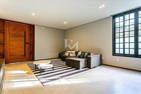 4_photo/9527445923.f9fd596f8c1c84e9-ATLAS-3b7ea600-00a9-4641-8dba-3126929d71bb.jpg de casa à venda com 4 quartos, 350m² em Jurerê, Florianópolis