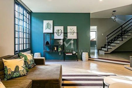 5_photo/9527445923.f9fd596f8c1c84e9-ATLAS-c7f7b0d9-be02-4b67-87ff-004c3cd66bca.jpg de casa à venda com 4 quartos, 350m² em Jurerê, Florianópolis