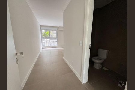 9_photo/9527445c15.684e2e04ad3eae81-ATLAS-c5362ce0-e2a1-4896-ac0a-4f546491c59c.jpg de apartamento à venda com 3 quartos, 187m² em Jurerê Internacional, Florianópolis