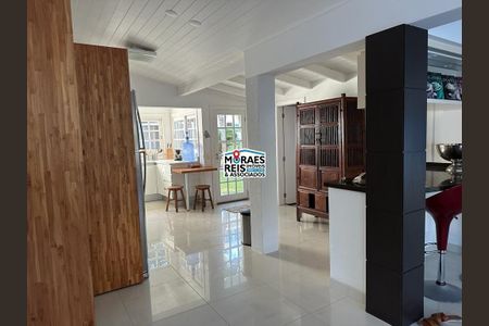 7_photo/9527445c1f.dc8bbd111761e841-ATLAS-2d7c172b-b966-4276-8e10-01f54ea56cf2.jpg de casa à venda com 4 quartos, 320m² em Jurerê Internacional, Florianópolis