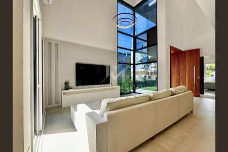 5_photo/9527445c23.9de7452646ed1670-ATLAS-d2b6b00a-bf5b-42e5-8924-874083b3661a.jpg de casa à venda com 4 quartos, 300m² em Jurerê Internacional, Florianópolis