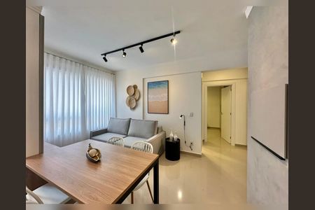 4_photo/9527445c53.49c40a4e0c1b1036-ATLAS-49b97c2f-c6e7-4be6-9c4f-0d59e0f2f929.jpg de apartamento para alugar com 1 quarto, 50m² em Jurerê, Florianópolis