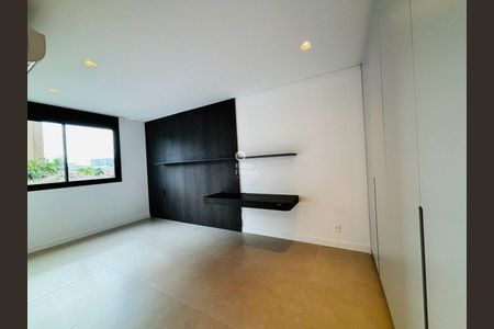 30_photo/9527445cd7.7a37549eceeba21f-ATLAS-adea3f4b-ddb0-4c26-91c5-beb5c5d9c206.jpg de apartamento à venda com 3 quartos, 223m² em Jurerê Internacional, Florianópolis