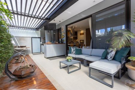 10_photo/9527445cd7.7bcea12aab2dfbb0-ATLAS-5fa71fbc-bc98-47f6-9ac1-dd0329b51c5e.jpg de apartamento à venda com 3 quartos, 185m² em Jurerê Internacional, Florianópolis