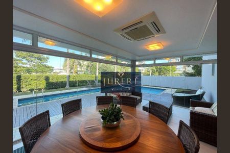 5_photo/9527445d25.b88c9f23dde11cca-ATLAS-6dc6f1ab-0a85-42a6-8c29-2a1981f7e2ea.jpg de casa à venda com 6 quartos, 600m² em Jurerê Internacional, Florianópolis