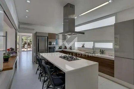 3_photo/9527445d4d.0f81dd1a9a4f6ffb-ATLAS-34519baa-37da-4c6c-a438-e1c0ef154738.jpg de casa à venda com 3 quartos, 300m² em Jurerê Internacional, Florianópolis