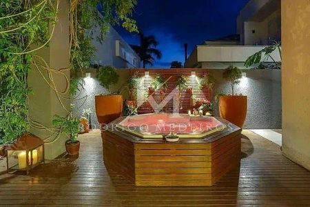 13_photo/9527445d4d.0f81dd1a9a4f6ffb-ATLAS-e6977aaa-ddb5-4e28-b226-b9c0f22384a4.jpg de casa à venda com 3 quartos, 300m² em Jurerê Internacional, Florianópolis