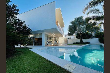 3_photo/9527445d57.74a96c0b2c4b8c29-ATLAS-11ef528d-0381-4e23-bfba-881dd9bdc1fa.jpg de casa à venda com 4 quartos, 450m² em Jurerê Internacional, Florianópolis