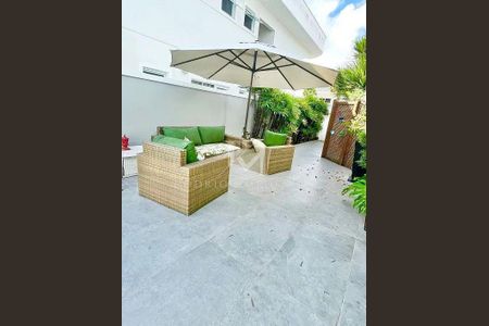 19_photo/9527445d6d.e6f02a1e96aef2b1-ATLAS-3f84a86a-15c6-4687-bfcf-3502c2bf0bb1.jpg de casa à venda com 4 quartos, 465m² em Jurerê Internacional, Florianópolis