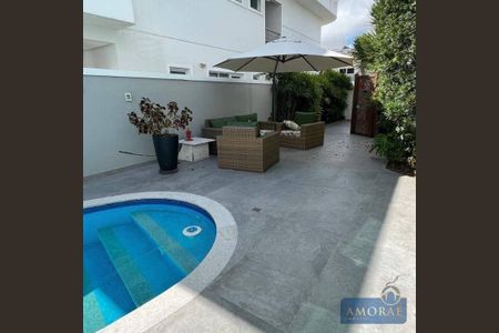 12_photo/9527445d6d.e6f02a1e96aef2b1-ATLAS-aa544e17-df48-4b0d-83ee-9b0e2ca4f52e.jpg de casa à venda com 4 quartos, 456m² em Jurerê Internacional, Florianópolis