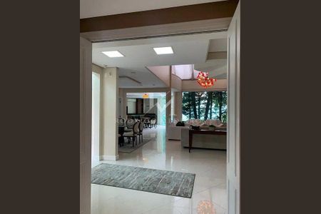 21_photo/9527445d6d.e6f02a1e96aef2b1-ATLAS-e3865d87-fe63-40f3-8790-3dc86313cf23.jpg de casa à venda com 4 quartos, 465m² em Jurerê Internacional, Florianópolis