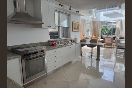 12_photo/9527445d6d.f2c8c659ffa0a6bc-ATLAS-16f05695-452e-41a2-9b8e-360bf6cdc636.jpg de casa à venda com 5 quartos, 605m² em Jurerê Internacional, Florianópolis