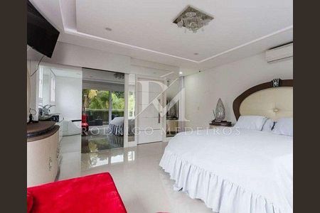24_photo/9527445d6f.4d21696e34f451c0-ATLAS-e3a2e198-2dcc-48ac-9634-75beaae1a124.jpg de casa à venda com 5 quartos, 739m² em Jurerê, Florianópolis