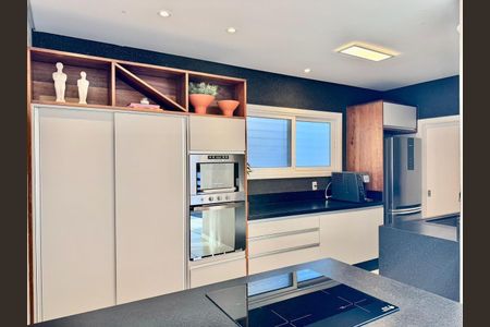 1_photo/9527445d6f.62e8321271ffcb76-ATLAS-04da558e-0cfe-4e1c-90bc-da9c96bf411f.jpg de casa para alugar com 3 quartos, 330m² em Jurerê, Florianópolis